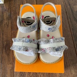 Size 9 Ripple sandals Livie & Luca